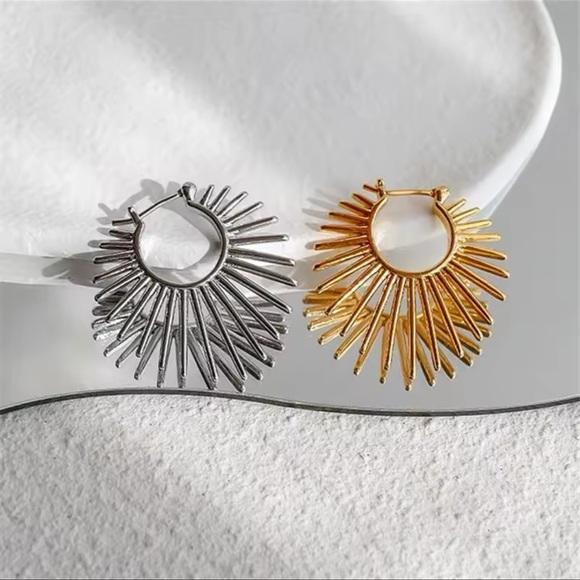 Anthropologie Gold Sunburst Hoop Earrings - Picture 12 of 12